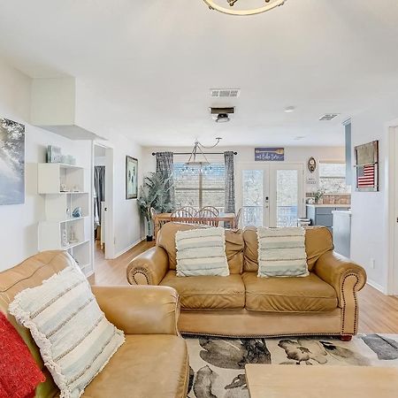 Lakeview Lodge Spicewood Екстериор снимка