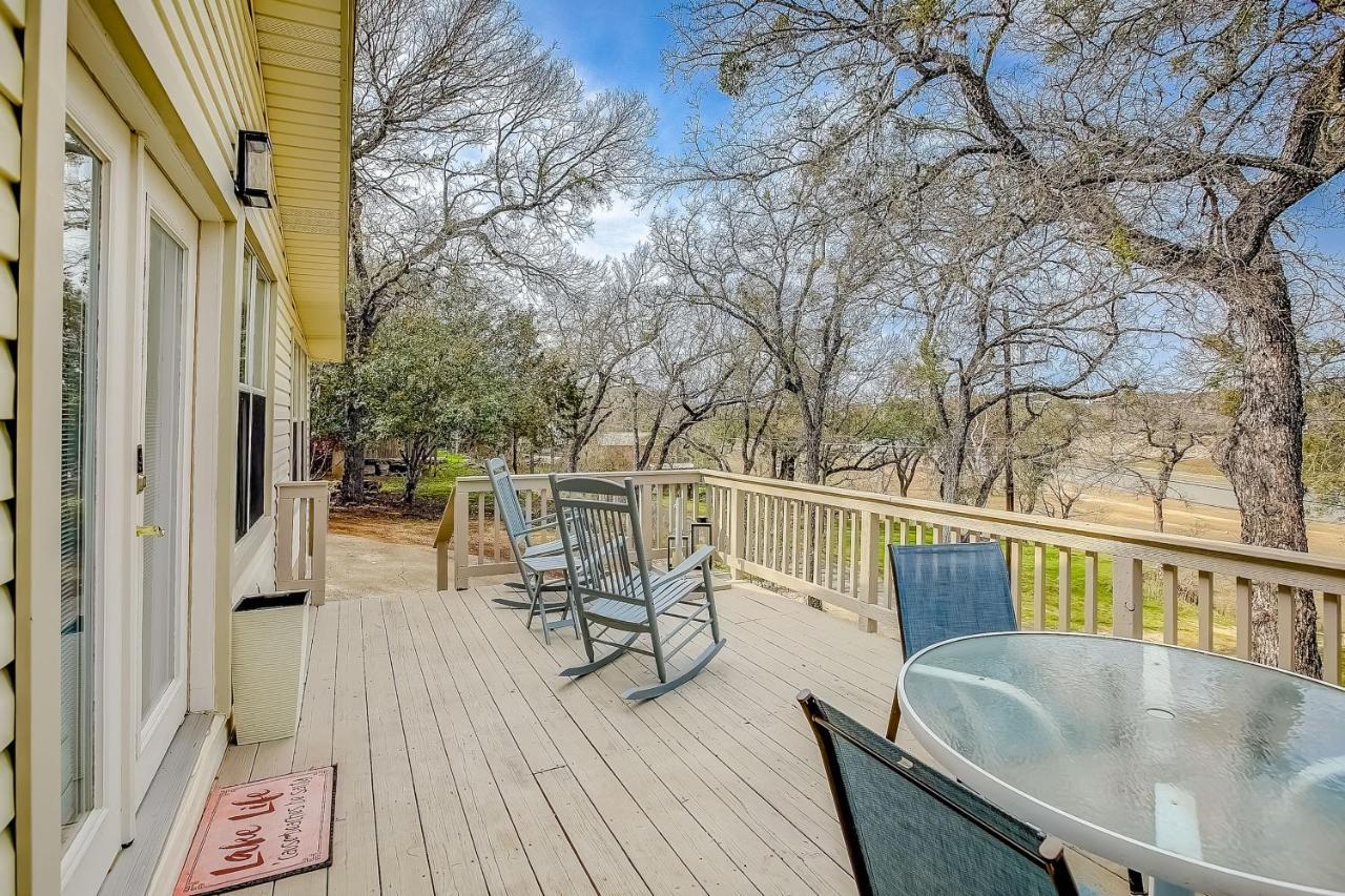 Lakeview Lodge Spicewood Екстериор снимка
