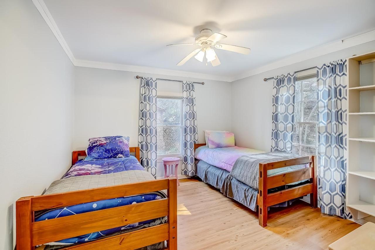 Lakeview Lodge Spicewood Екстериор снимка