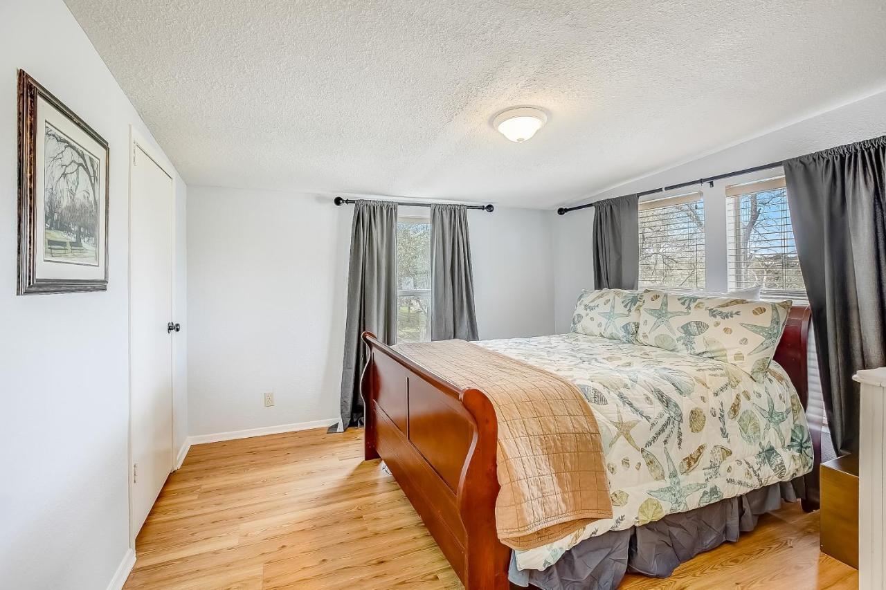 Lakeview Lodge Spicewood Екстериор снимка